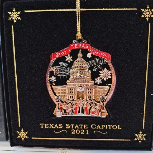New 2021 Texas State Capitol Brass Christmas Ornament Victorian Carolers - Picture 2 of 6